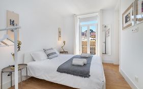 Modern Lisbon Apartments By Soulplaces